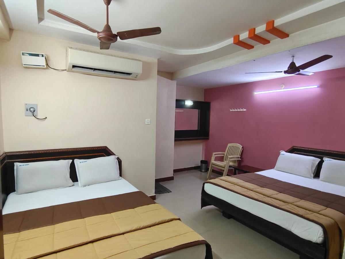 Hotel Dkr Residency Tirupati Habitación foto