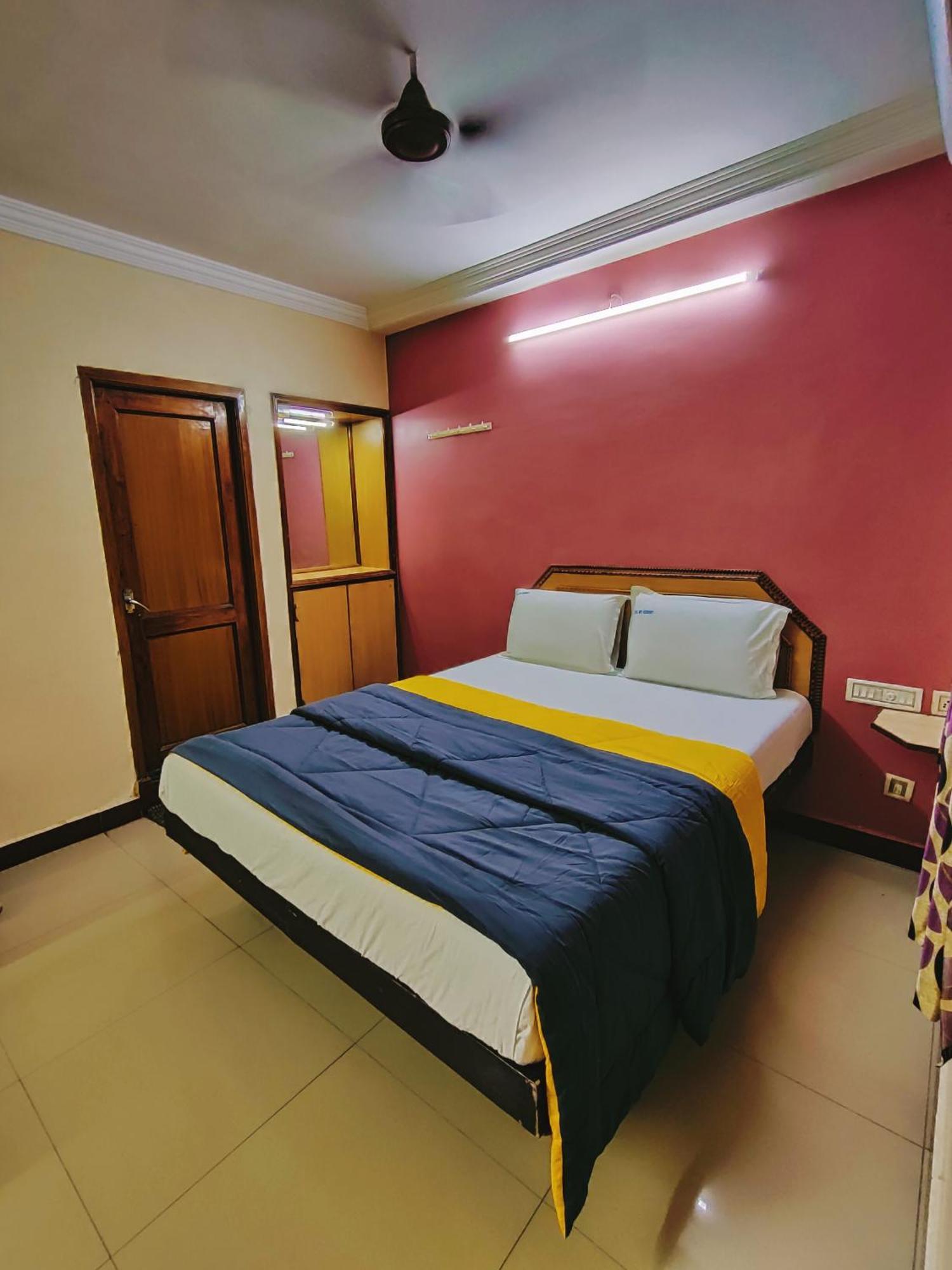 Hotel Dkr Residency Tirupati Habitación foto
